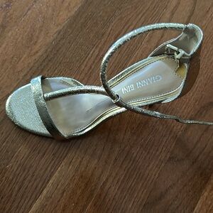 Gianni Bini Antonias, sand gold, heels size 7